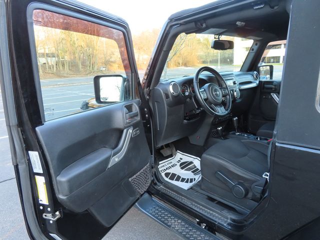 2015 Jeep Wrangler 4WD 2dr Sahara - 22992846 - 15