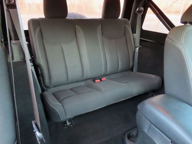 2015 Jeep Wrangler 4WD 2dr Sahara - 22992846 - 21