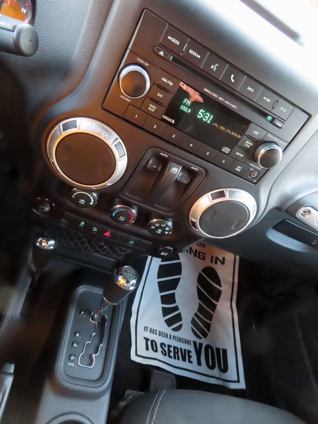 2015 Jeep Wrangler 4WD 2dr Sahara - 22992846 - 28