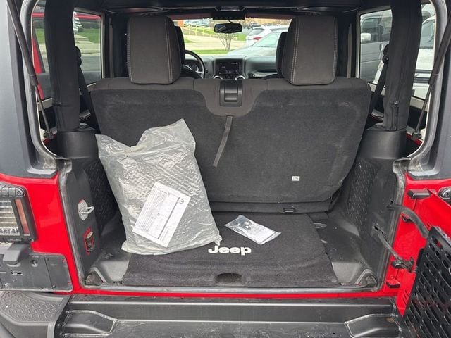 2015 Jeep Wrangler 4WD 2dr Sahara - 23012765 - 12