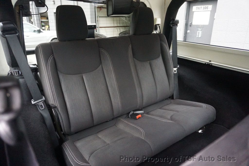 2015 Jeep Wrangler 4WD 2dr Sahara - 23089253 - 13
