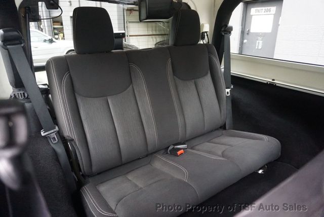 2015 Jeep Wrangler 4WD 2dr Sahara - 23089253 - 13