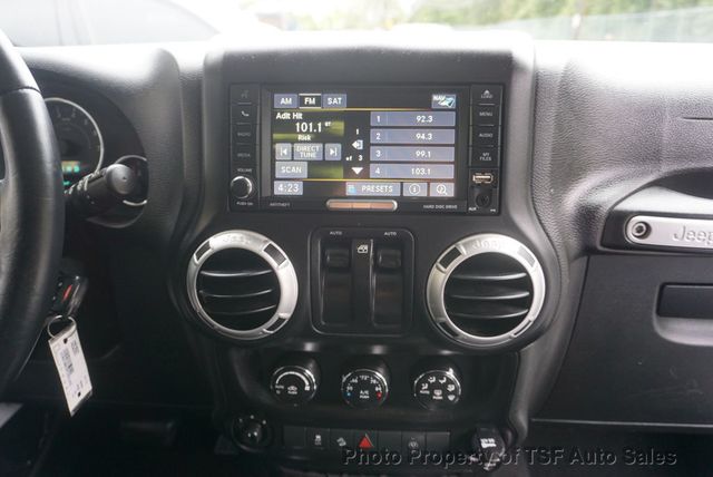 2015 Jeep Wrangler 4WD 2dr Sahara - 23089253 - 15