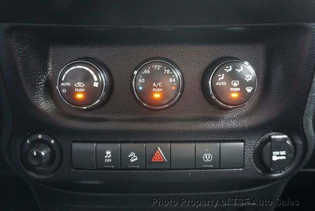2015 Jeep Wrangler 4WD 2dr Sahara - 23089253 - 17