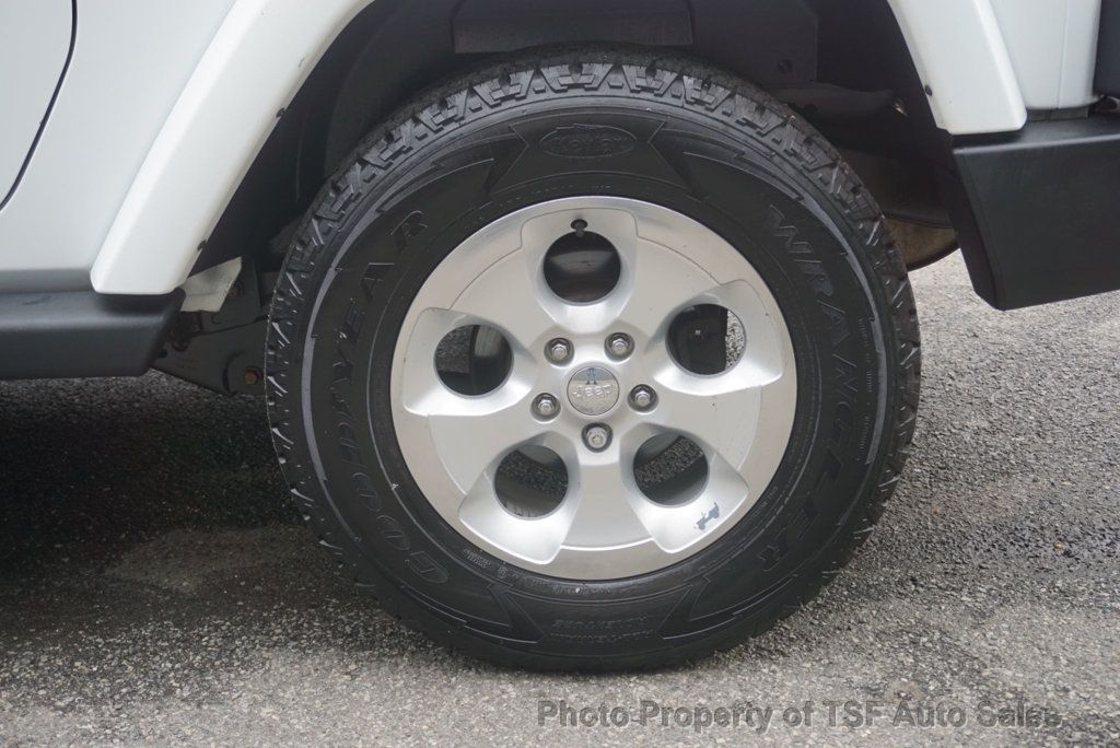 2015 Jeep Wrangler 4WD 2dr Sahara - 23089253 - 24