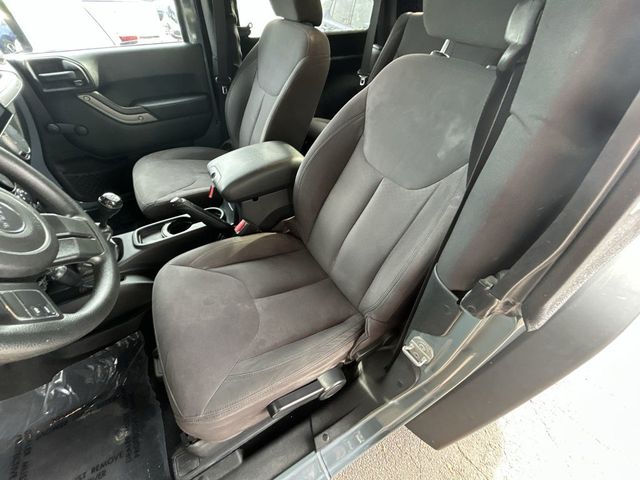 2015 Jeep Wrangler 4WD 2dr Sport - 22939604 - 13