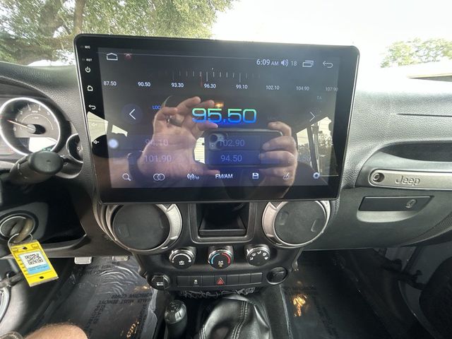 2015 Jeep Wrangler 4WD 2dr Sport - 22939604 - 16