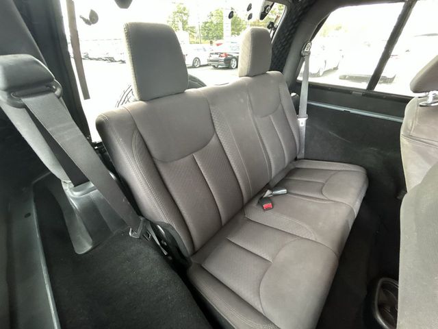 2015 Jeep Wrangler 4WD 2dr Sport - 22939604 - 19