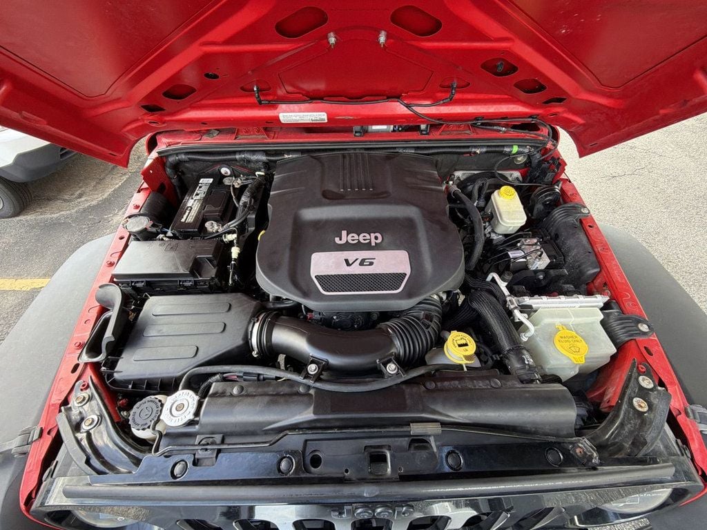 Jeep Wrangler photo 11