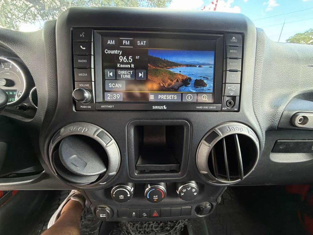 Jeep Wrangler photo 17