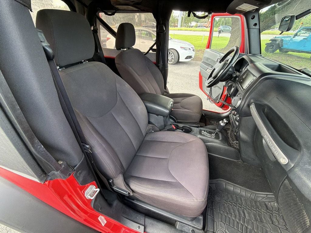 Jeep Wrangler photo 19