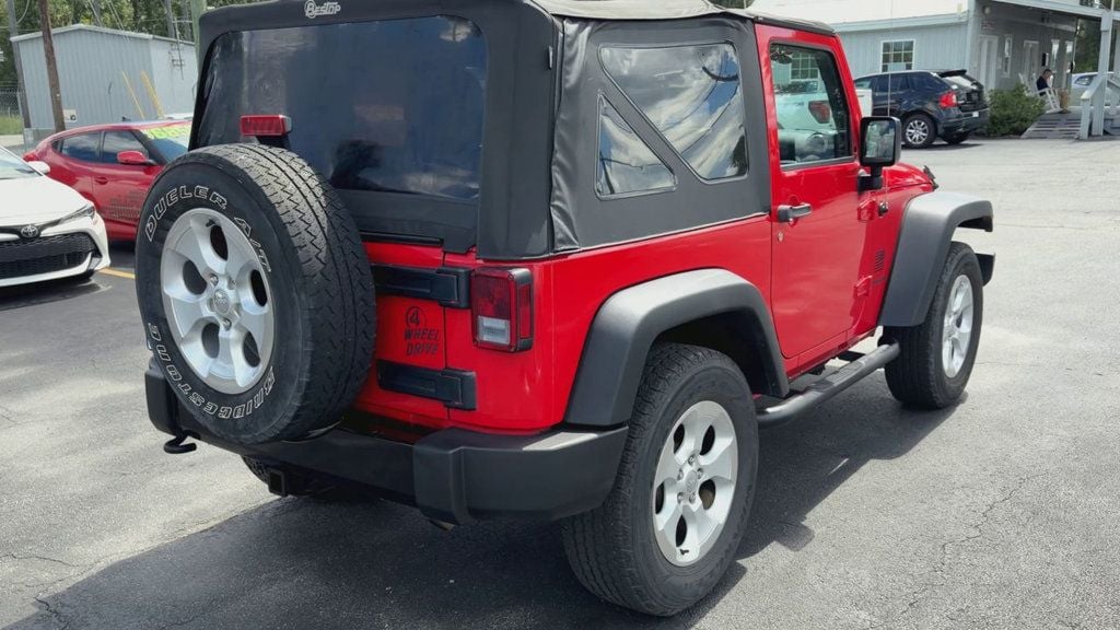 Jeep Wrangler photo 8