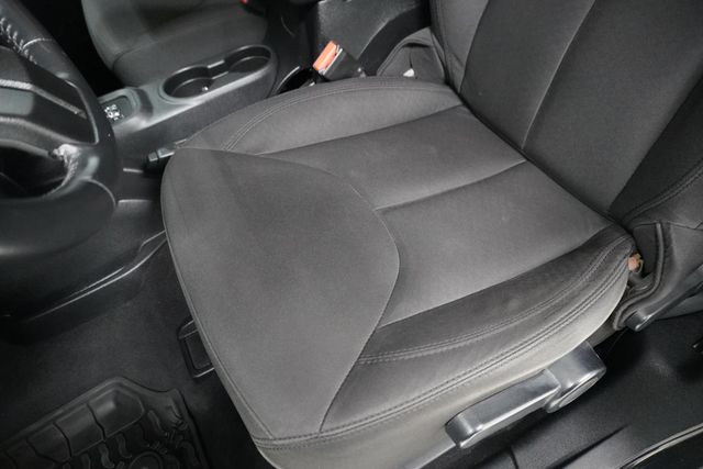 2015 Jeep Wrangler 4WD 2dr Sport - 22997870 - 10