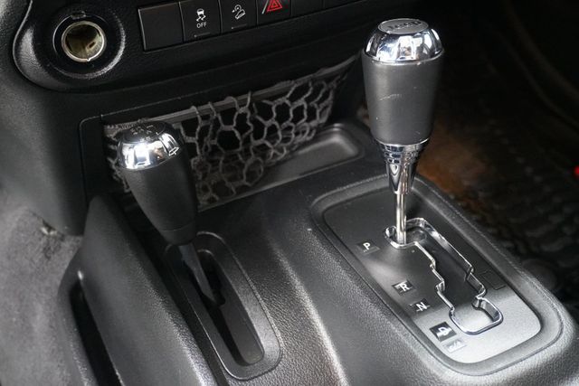 2015 Jeep Wrangler 4WD 2dr Sport - 22997870 - 15