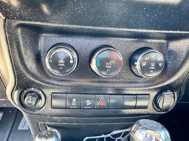 2015 Jeep Wrangler 4WD 2dr Sport - 23006348 - 27