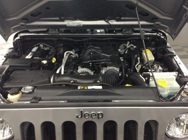 2015 Jeep Wrangler 4WD 2dr Sport - 22267051 - 23