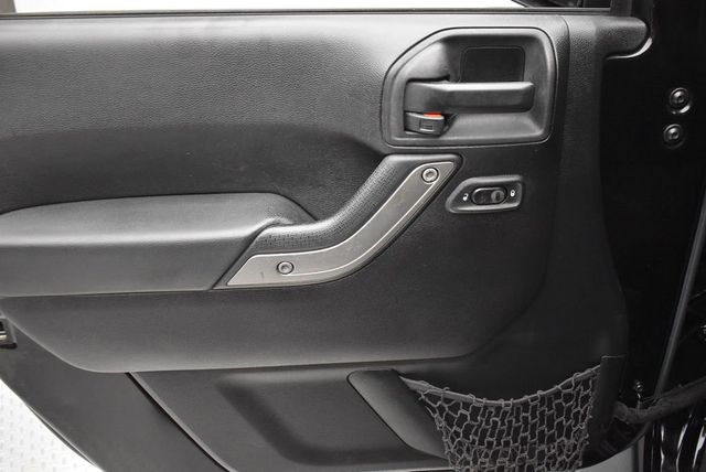 2015 Jeep Wrangler 4WD 2dr Sport - 23024460 - 9