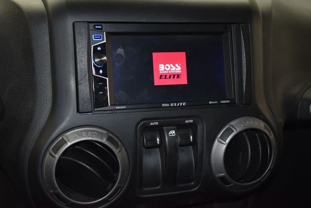 2015 Jeep Wrangler 4WD 2dr Sport - 23024460 - 14