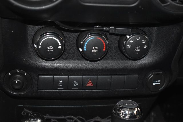 2015 Jeep Wrangler 4WD 2dr Sport - 23024460 - 15