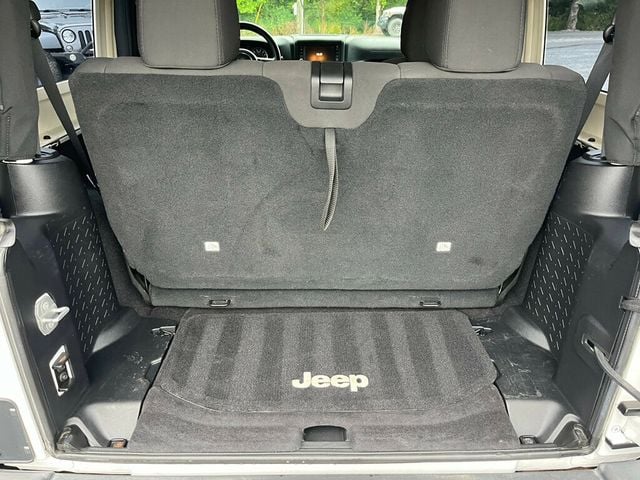 2015 Jeep Wrangler CLEAN CARFAX - 23036401 - 21
