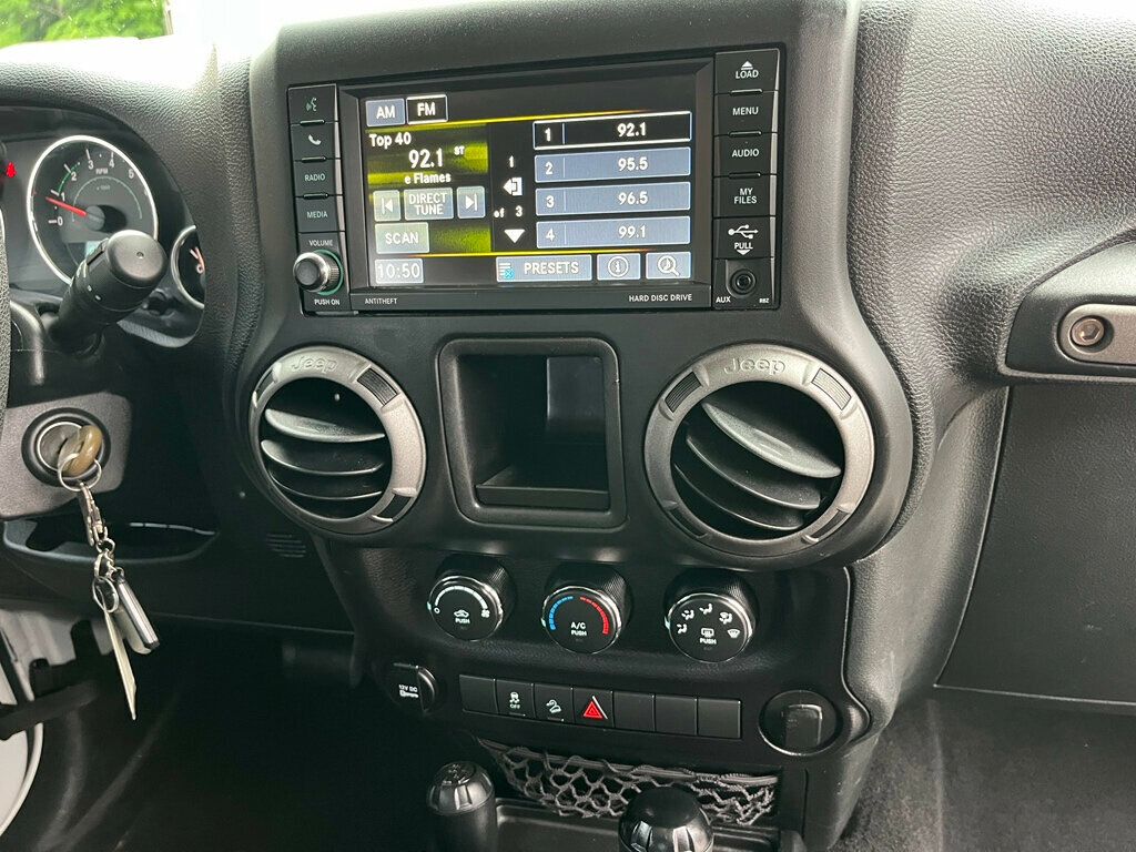 2015 Jeep Wrangler CLEAN CARFAX - 23036401 - 38