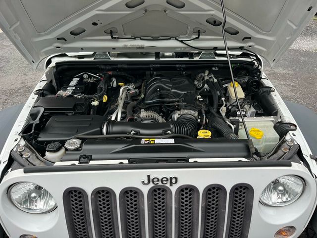2015 Jeep Wrangler CLEAN CARFAX - 23036401 - 39