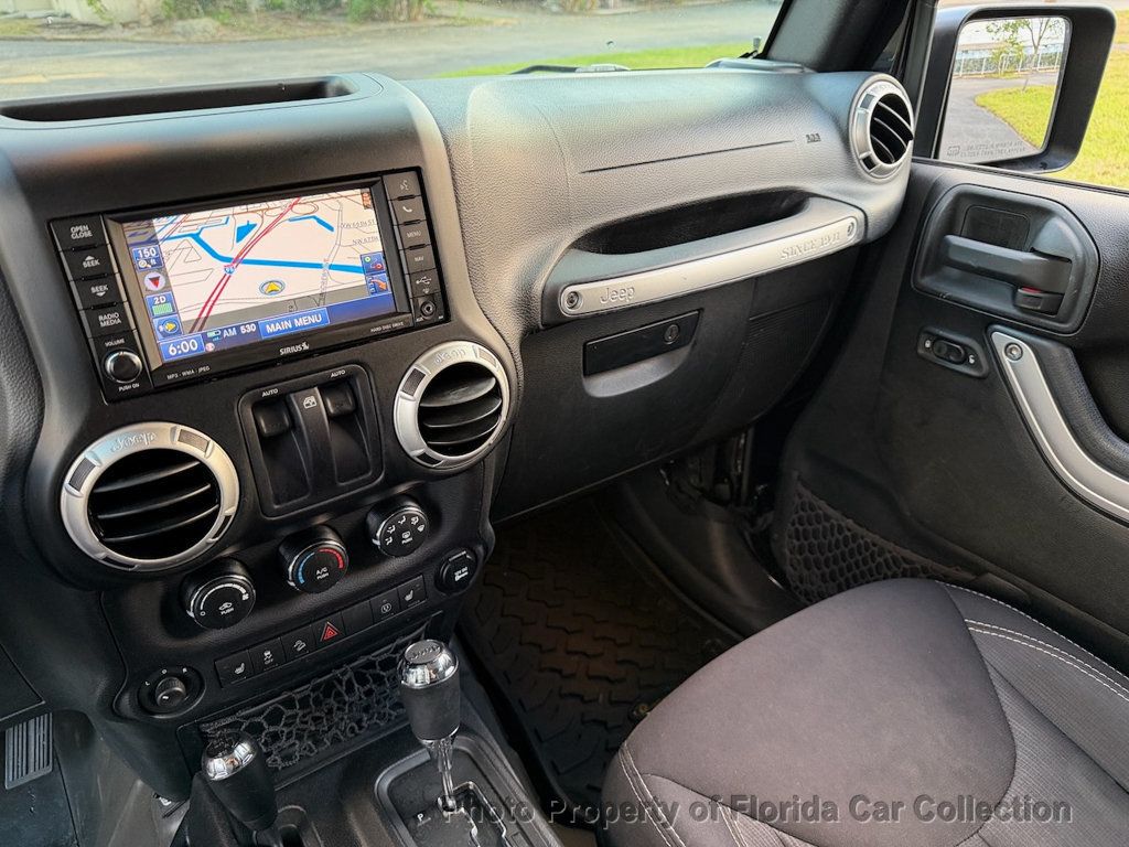 2015 Jeep Wrangler Sahara 4WD Hardtop Convertible - 22992286 - 11