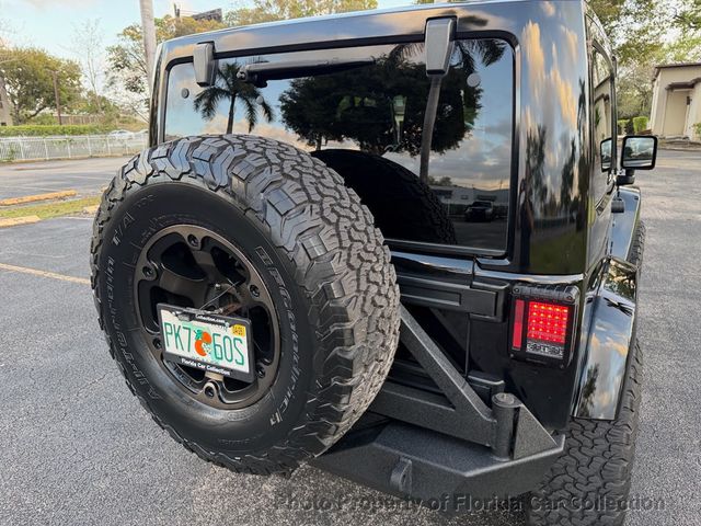 2015 Jeep Wrangler Sahara 4WD Hardtop Convertible - 22992286 - 17