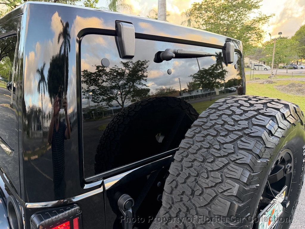 2015 Jeep Wrangler Sahara 4WD Hardtop Convertible - 22992286 - 21