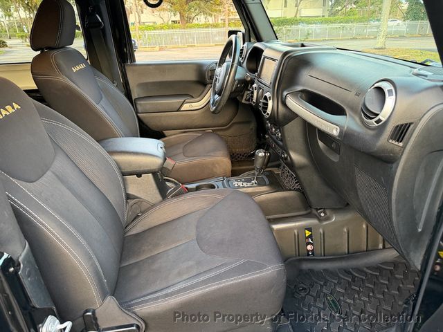 2015 Jeep Wrangler Sahara 4WD Hardtop Convertible - 22992286 - 29