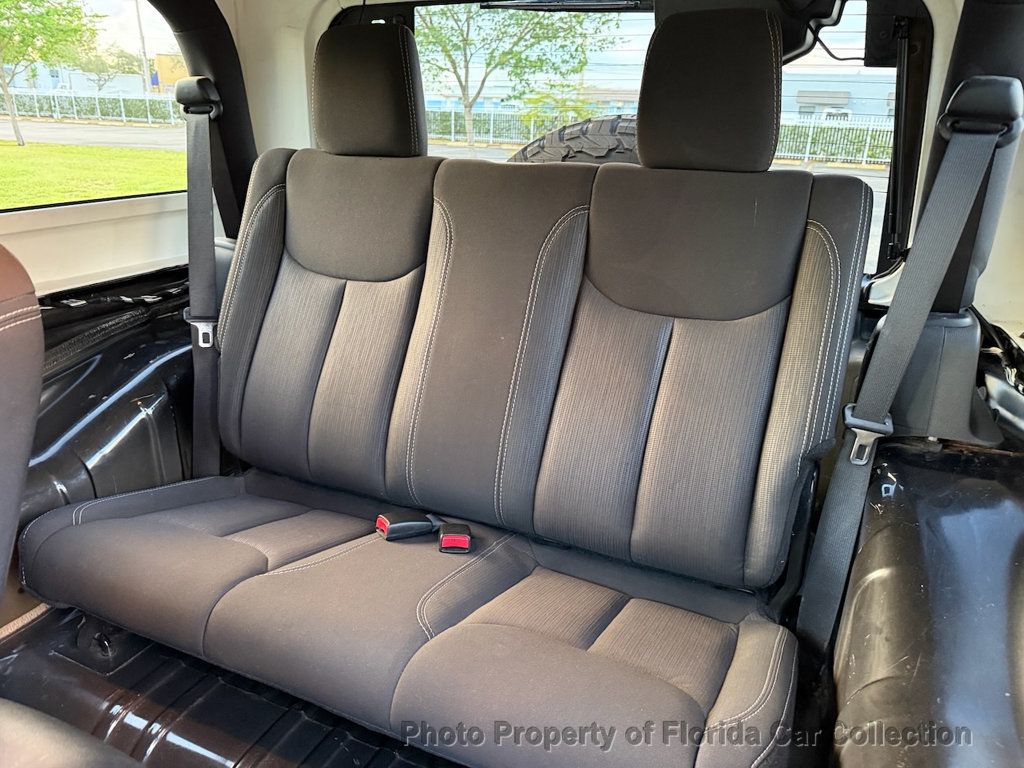 2015 Jeep Wrangler Sahara 4WD Hardtop Convertible - 22992286 - 30