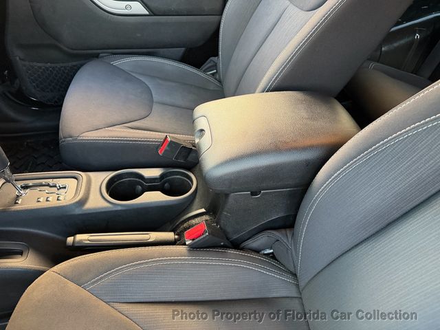 2015 Jeep Wrangler Sahara 4WD Hardtop Convertible - 22992286 - 40