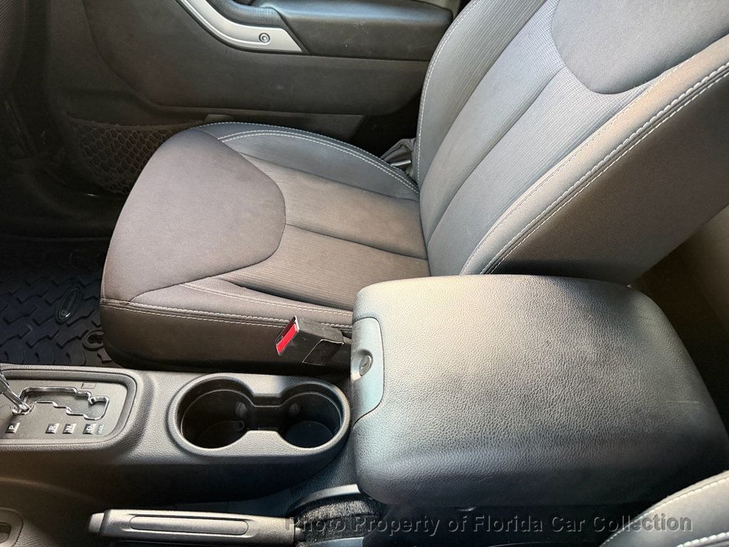 2015 Jeep Wrangler Sahara 4WD Hardtop Convertible - 22992286 - 41