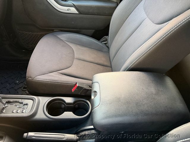 2015 Jeep Wrangler Sahara 4WD Hardtop Convertible - 22992286 - 41