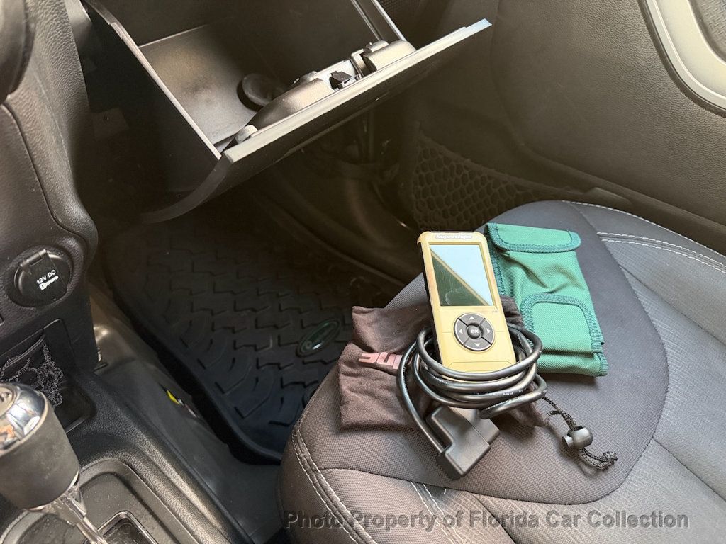 2015 Jeep Wrangler Sahara 4WD Hardtop Convertible - 22992286 - 45