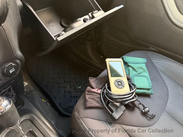 2015 Jeep Wrangler Sahara 4WD Hardtop Convertible - 22992286 - 45