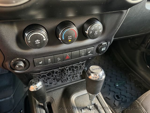 2015 Jeep Wrangler Sahara 4WD Hardtop Convertible - 22992286 - 46