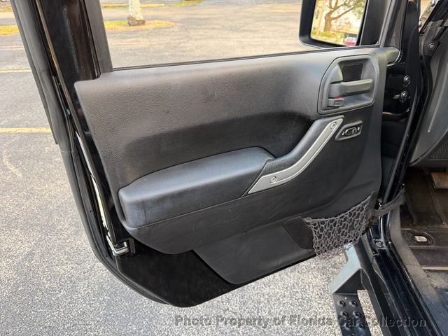 2015 Jeep Wrangler Sahara 4WD Hardtop Convertible - 22992286 - 50