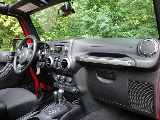 2015 Jeep Wrangler SPORT-S PKG, AUTO, 1-OWNER, LOADED, LOW-MI, MINT-COND!! - 23058849 - 30