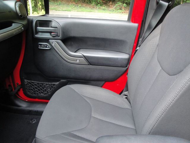 2015 Jeep Wrangler SPORT-S PKG, AUTO, 1-OWNER, LOADED, LOW-MI, MINT-COND!! - 23058849 - 32