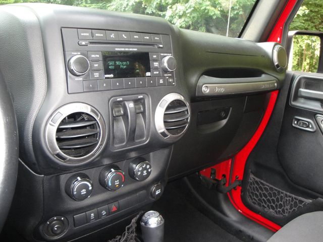 2015 Jeep Wrangler SPORT-S PKG, AUTO, 1-OWNER, LOADED, LOW-MI, MINT-COND!! - 23058849 - 33
