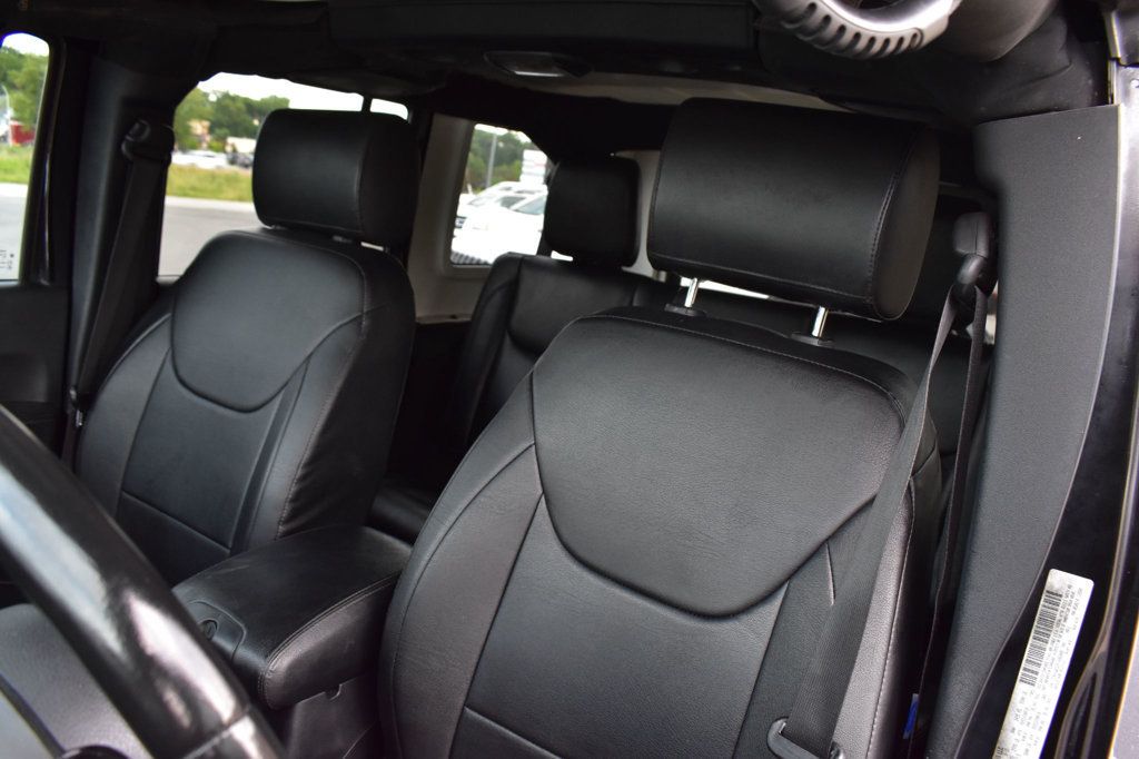 2015 Jeep Wrangler Unlimited 4WD 4dr Altitude - 23060560 - 15