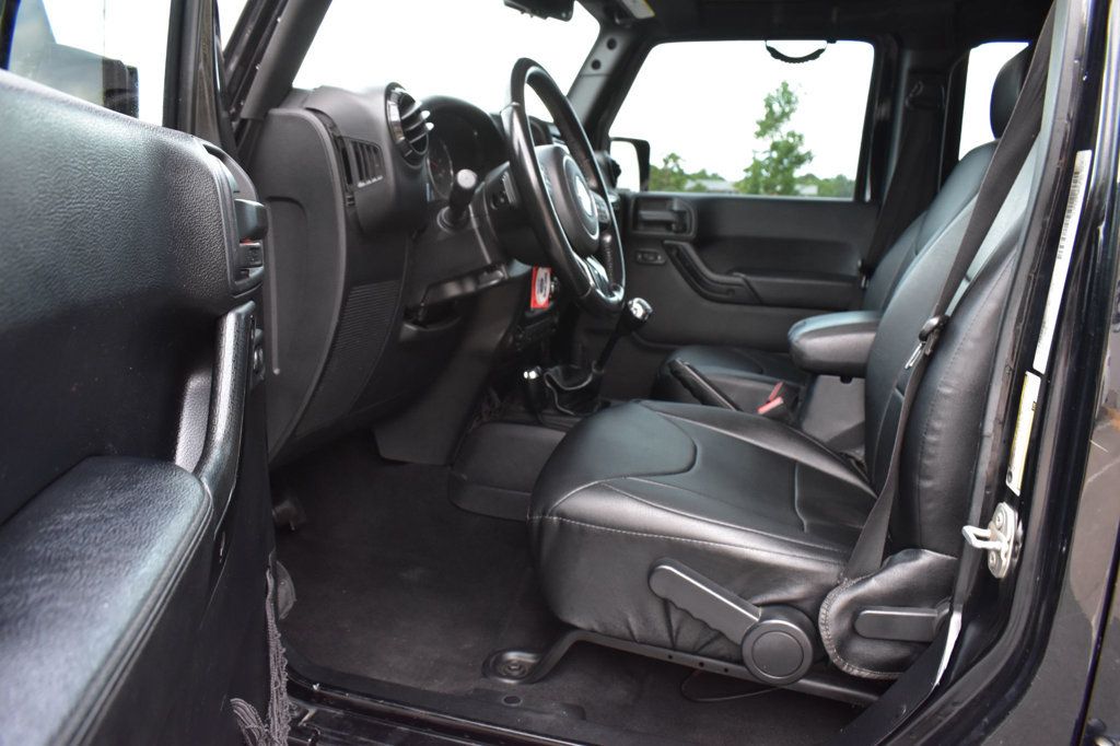 2015 Jeep Wrangler Unlimited 4WD 4dr Altitude - 23060560 - 16