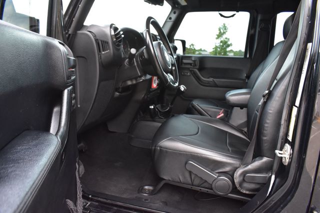 2015 Jeep Wrangler Unlimited 4WD 4dr Altitude - 23060560 - 16