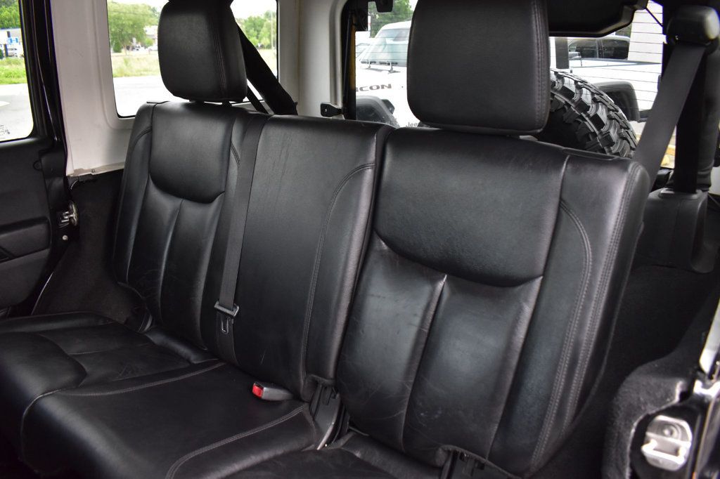 2015 Jeep Wrangler Unlimited 4WD 4dr Altitude - 23060560 - 22