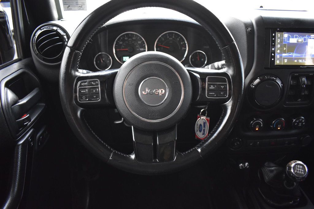2015 Jeep Wrangler Unlimited 4WD 4dr Altitude - 23060560 - 27