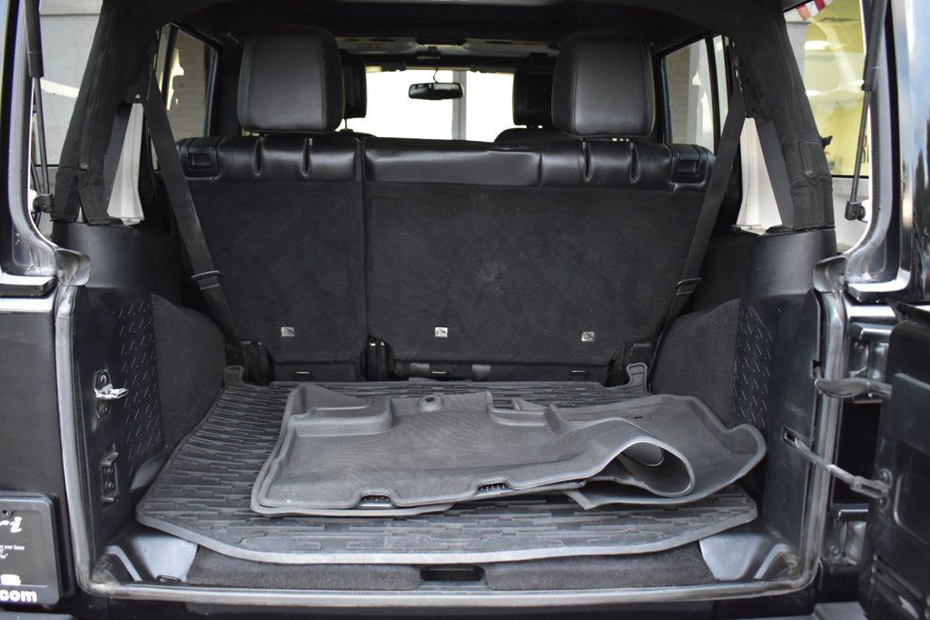 2015 Jeep Wrangler Unlimited 4WD 4dr Altitude - 23060560 - 31