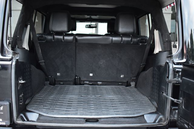 2015 Jeep Wrangler Unlimited 4WD 4dr Altitude - 23060560 - 34