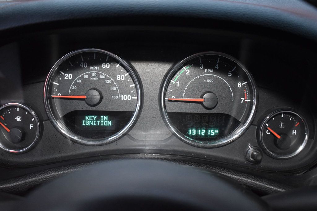 2015 Jeep Wrangler Unlimited 4WD 4dr Altitude - 23060560 - 35