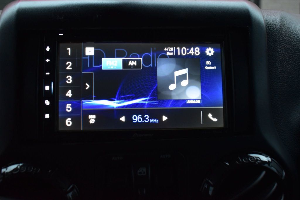 2015 Jeep Wrangler Unlimited 4WD 4dr Altitude - 23060560 - 41